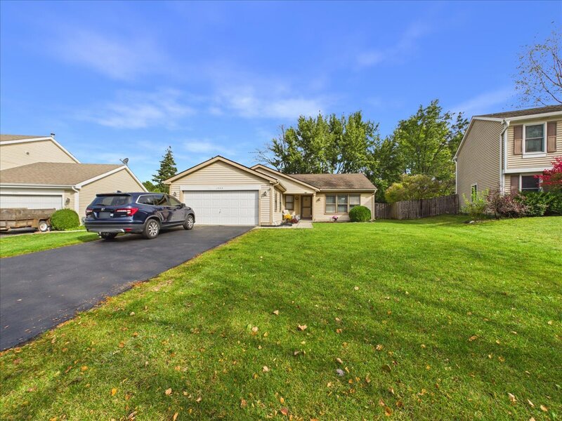 1353 Fountain Green Drive Crystal Lake IL 60014
