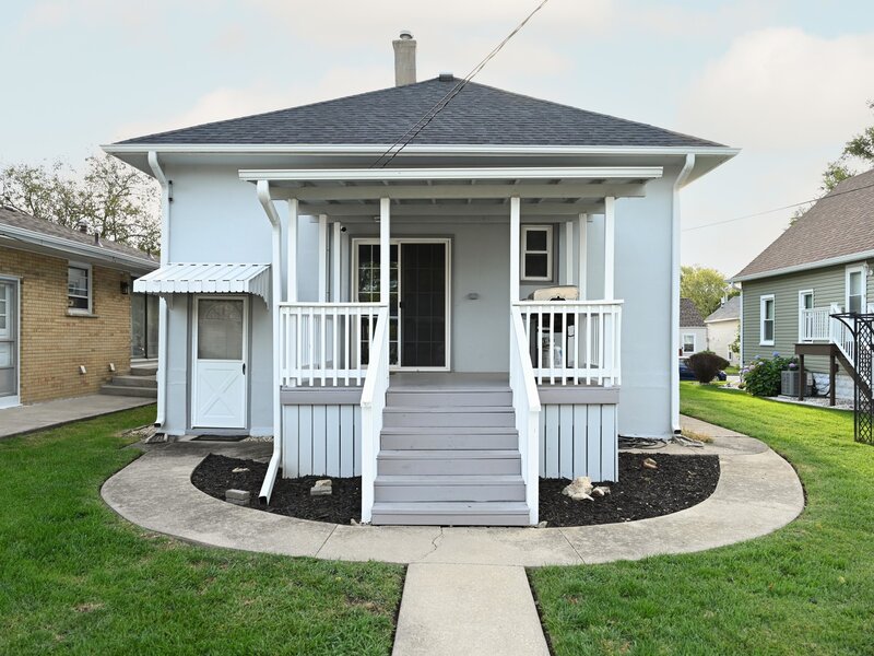 223 S Grand Avenue Bradley IL 60915