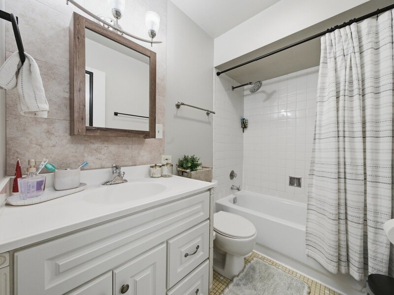 2214 Country Club Drive Woodridge IL 60517