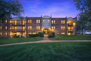 Photo of 2214 Country Club Drive Woodridge IL 60517 Unit 21A