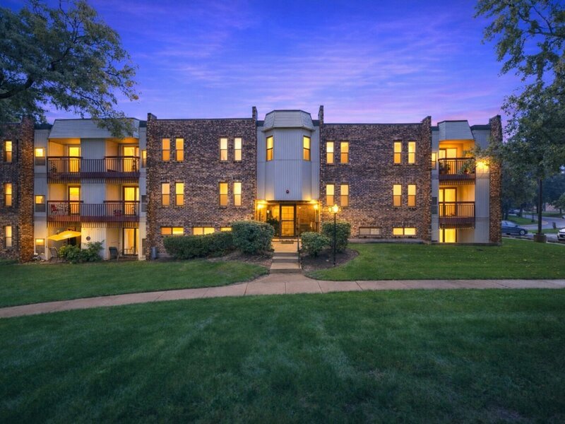 2214 Country Club Drive Woodridge IL 60517