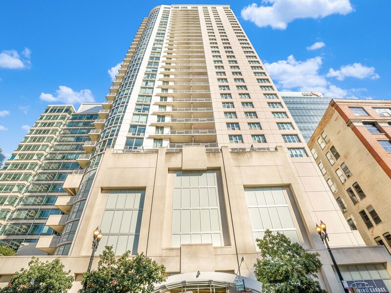 125 S Jefferson Street Chicago IL 60661