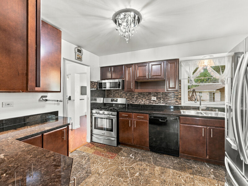 1738 Newport Street Glendale Heights IL 60139