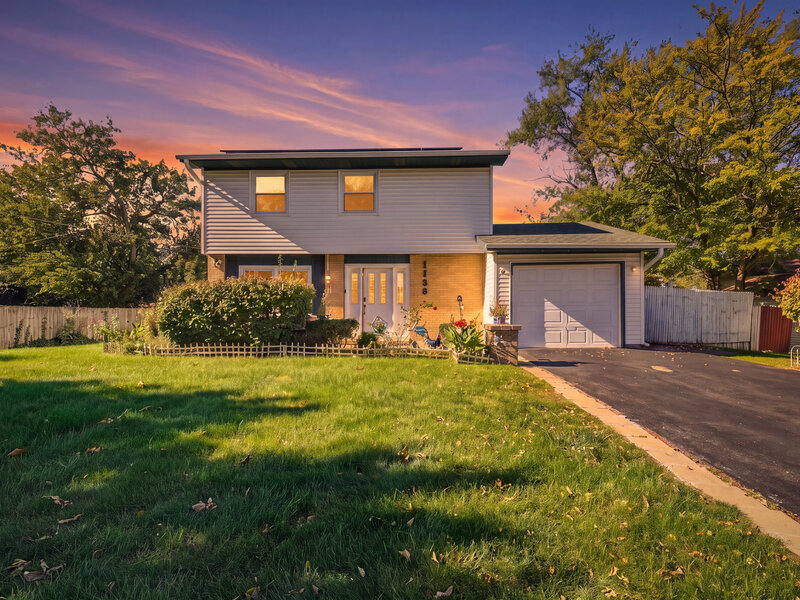 1738 Newport Street Glendale Heights IL 60139