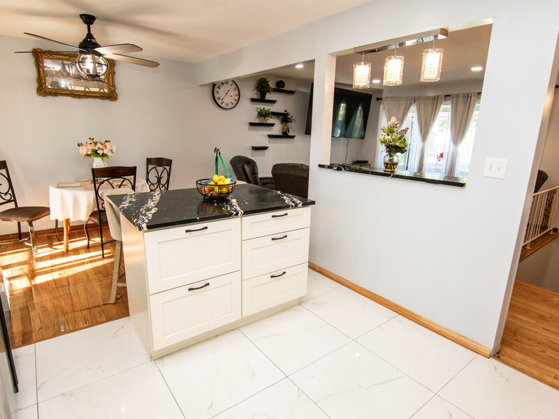 416 S Cherry Hill Drive Addison IL 60101