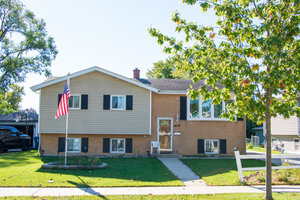 Photo of 416 S Cherry Hill Drive Addison IL 60101