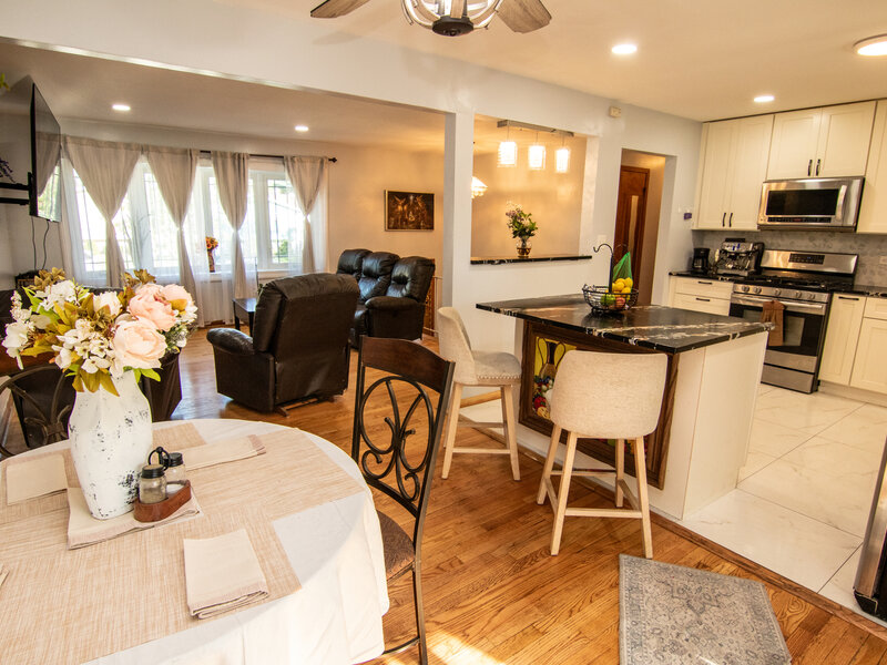 416 S Cherry Hill Drive Addison IL 60101