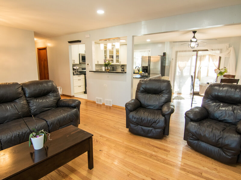 416 S Cherry Hill Drive Addison IL 60101