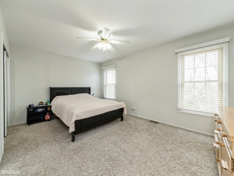 264 Evergreen Lane Bloomingdale IL 60108