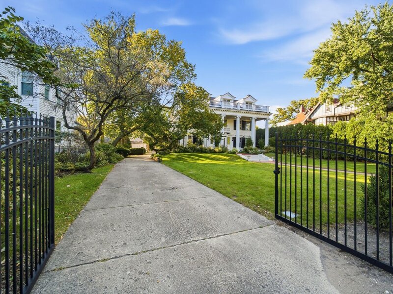 1616 Forest Place Evanston IL 60201
