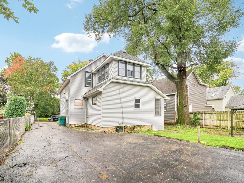 9 Blackman Avenue Joliet IL 60436