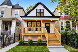 Photo of 816 N Leamington Avenue Chicago IL 60651