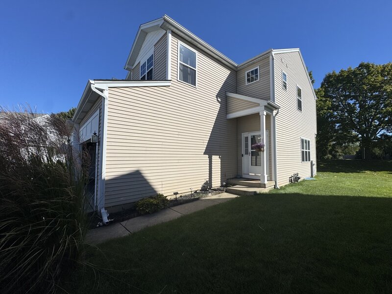 661 Fieldcrest Drive South Elgin IL 60177
