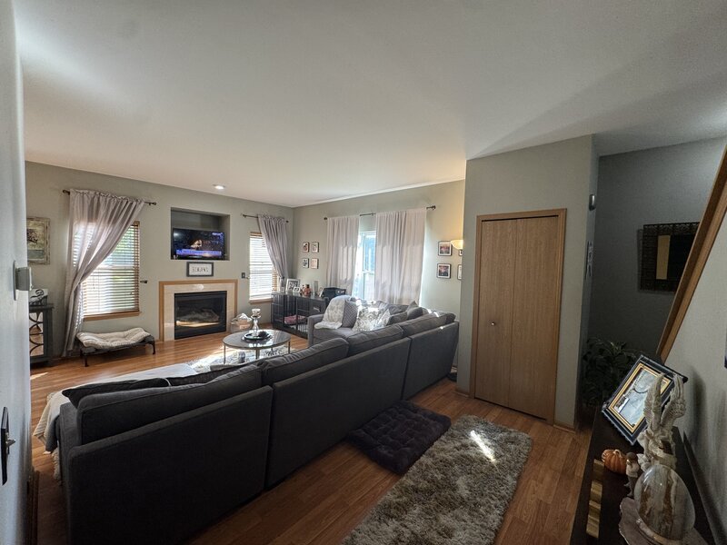 661 Fieldcrest Drive South Elgin IL 60177