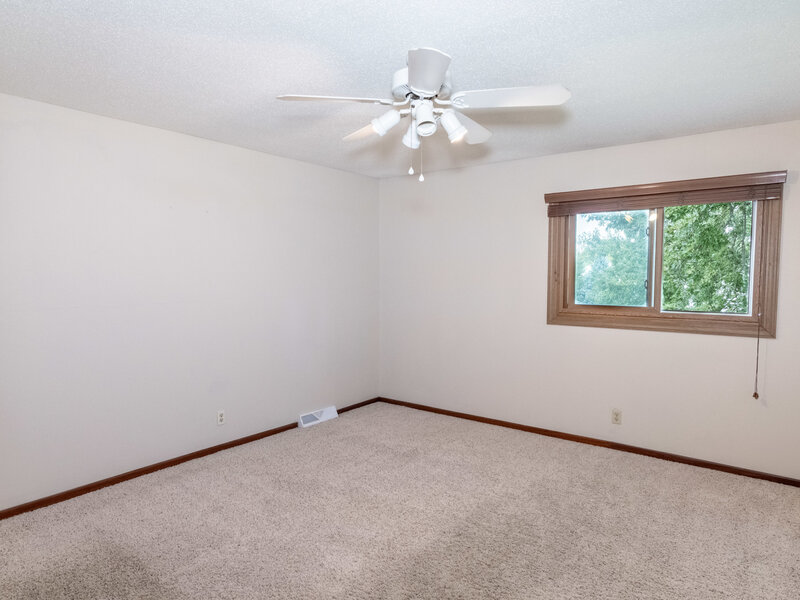 3076 Parkwild Drive Bettendorf IA 52722