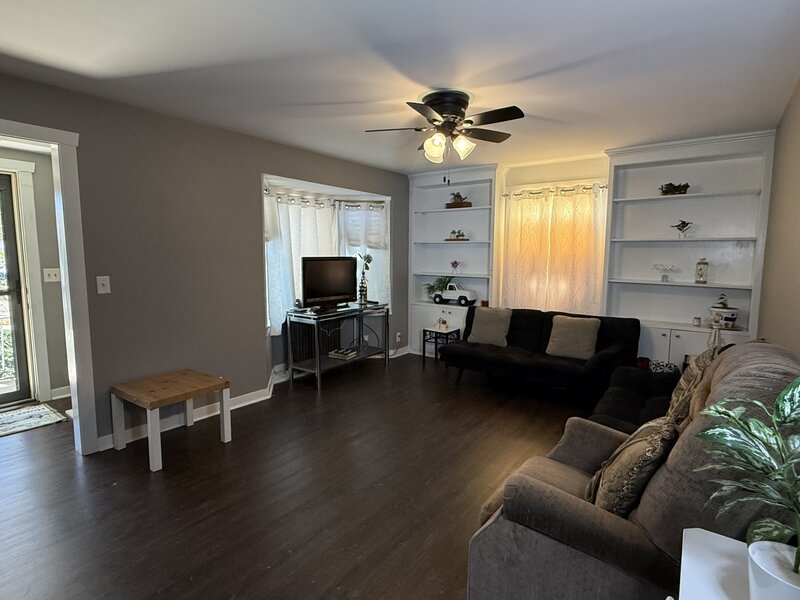 524 Lavoie Avenue Elgin IL 60120