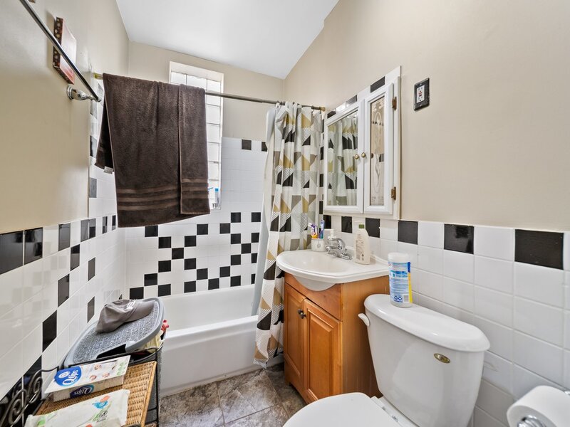 1340 N Hamlin Avenue Chicago IL 60651