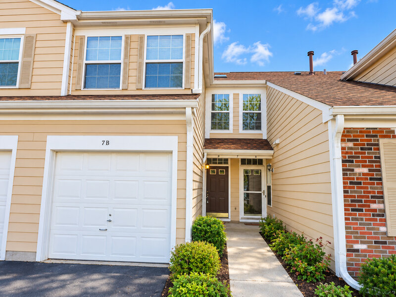 7 Polk Court Streamwood IL 60107