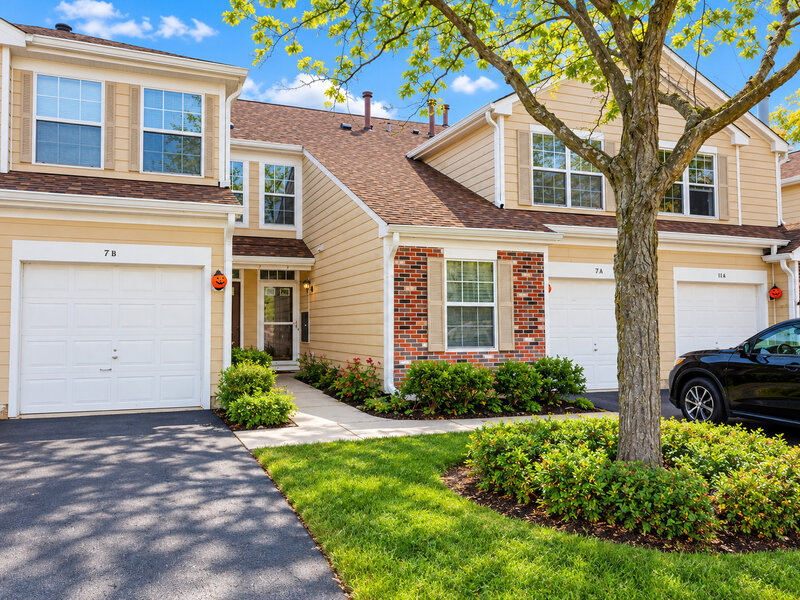7 Polk Court Streamwood IL 60107