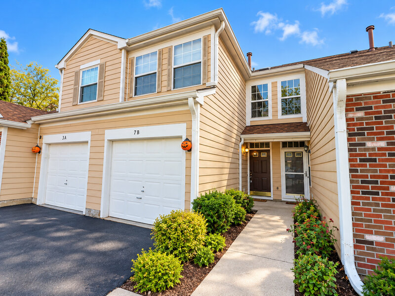 7 Polk Court Streamwood IL 60107