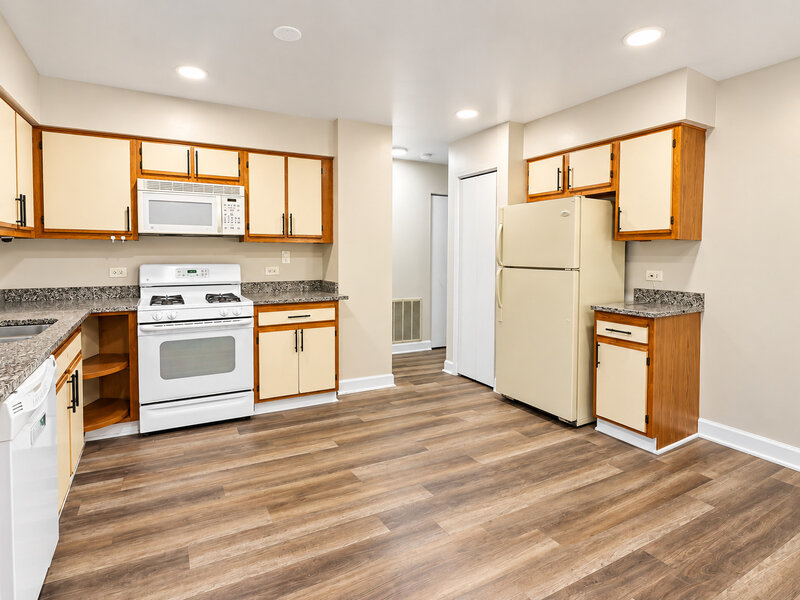 7 Polk Court Streamwood IL 60107