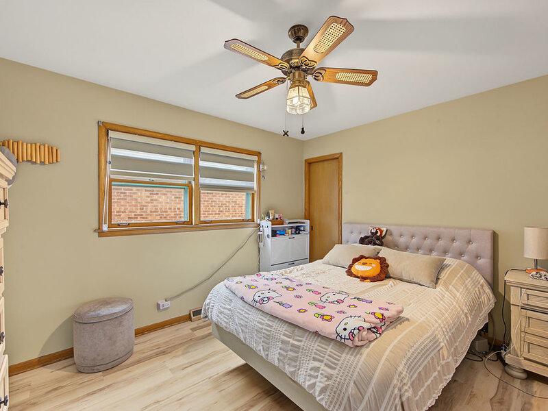 10712 S Avenue B Chicago IL 60617