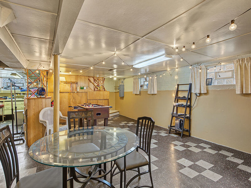 10712 S Avenue B Chicago IL 60617