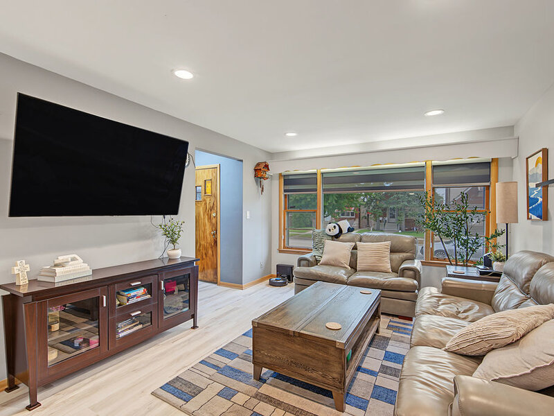 10712 S Avenue B Chicago IL 60617
