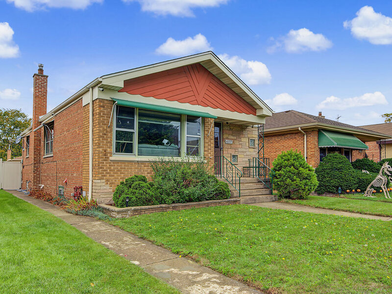 10712 S Avenue B Chicago IL 60617