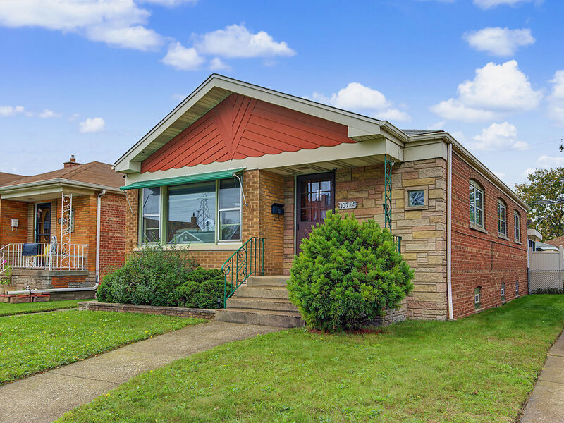 10712 S Avenue B Chicago IL 60617