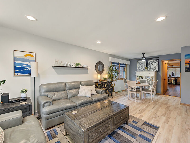 10712 S Avenue B Chicago IL 60617