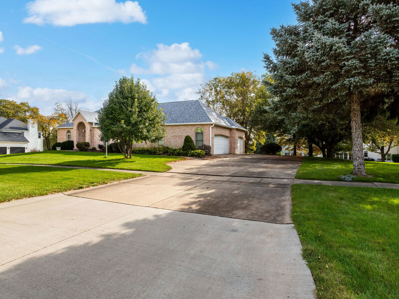 5673 18th Street Bettendorf IA 52722