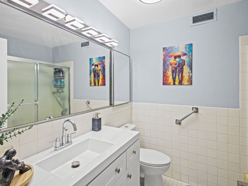4250 N Marine Drive Chicago IL 60613