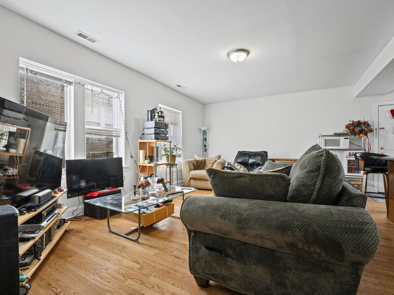 6319 N Sacramento Avenue Chicago IL 60659