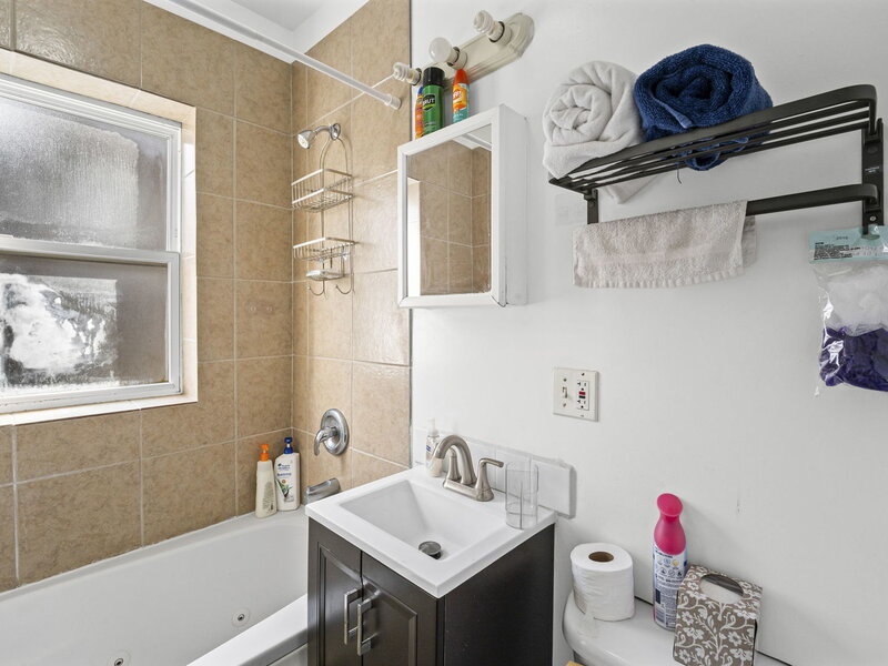 6319 N Sacramento Avenue Chicago IL 60659