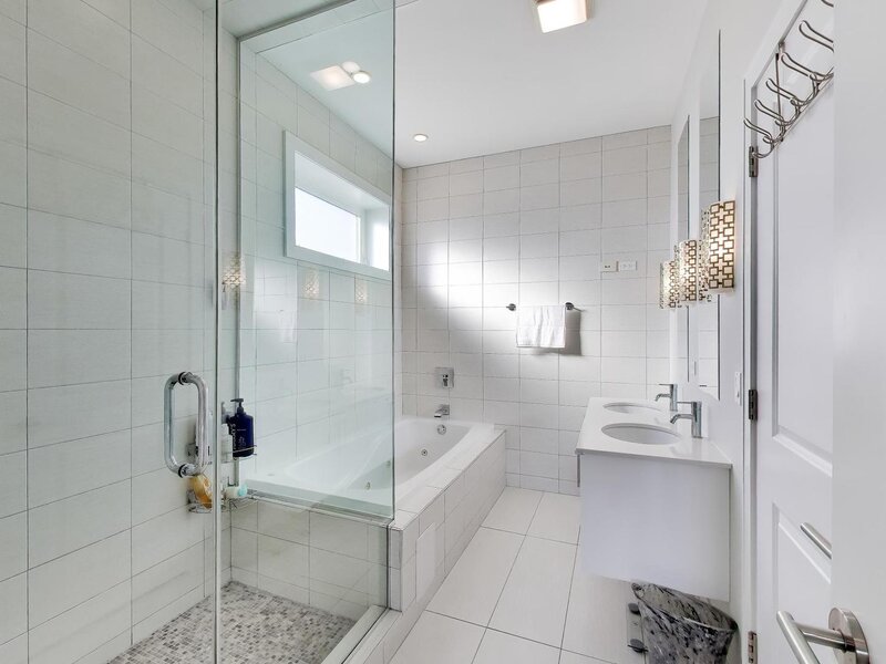 2441 W Belmont Avenue Chicago IL 60618