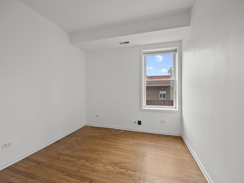 2715 N Sawyer Avenue Chicago IL 60647