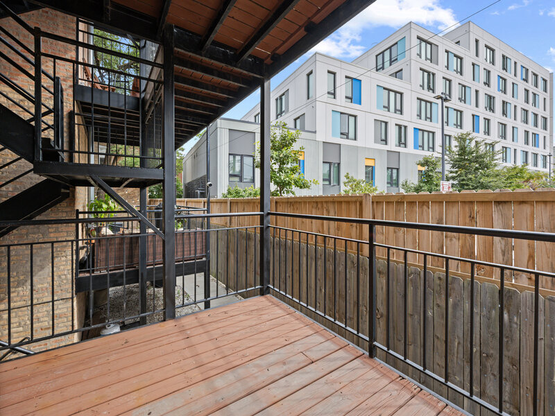2715 N Sawyer Avenue Chicago IL 60647