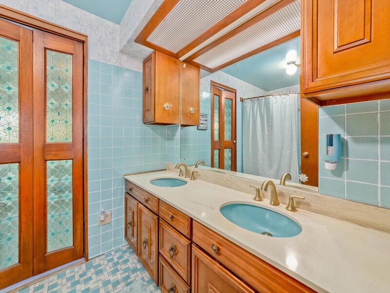 5210 W Dakin Street Chicago IL 60641