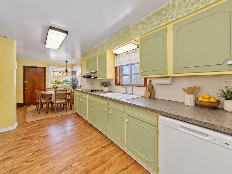5210 W Dakin Street Chicago IL 60641
