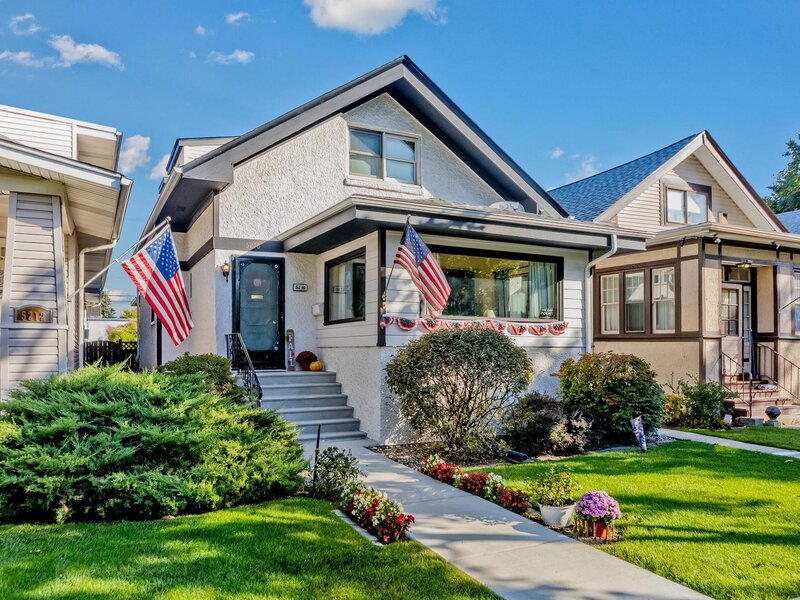 5210 W Dakin Street Chicago IL 60641