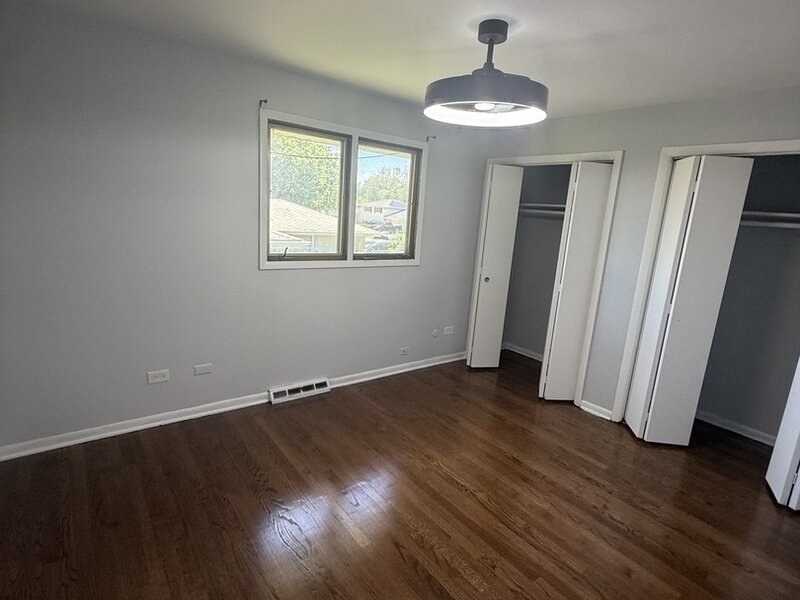 942 E 168th Street South Holland IL 60473