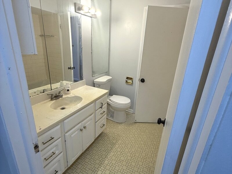 942 E 168th Street South Holland IL 60473