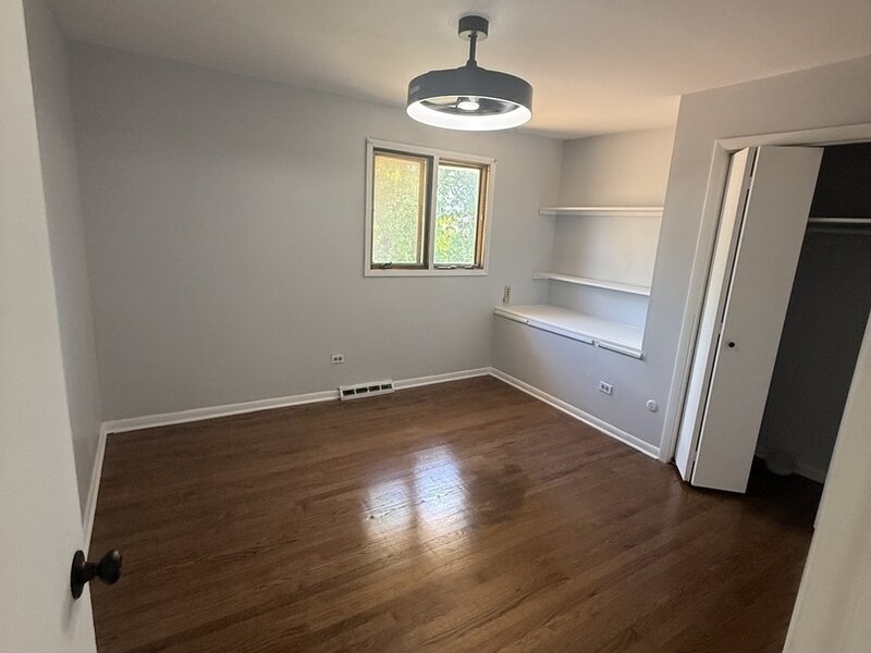 942 E 168th Street South Holland IL 60473