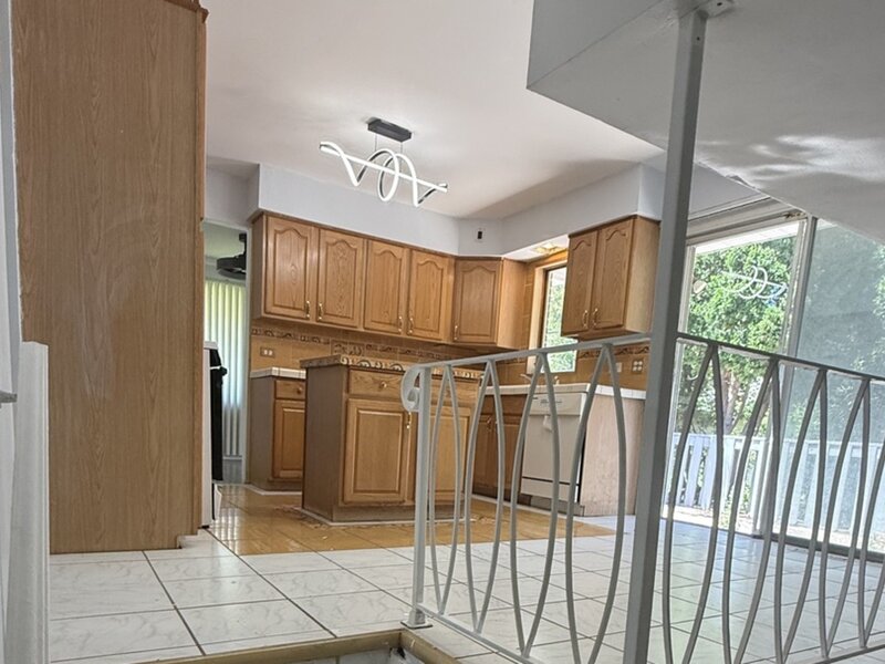 942 E 168th Street South Holland IL 60473