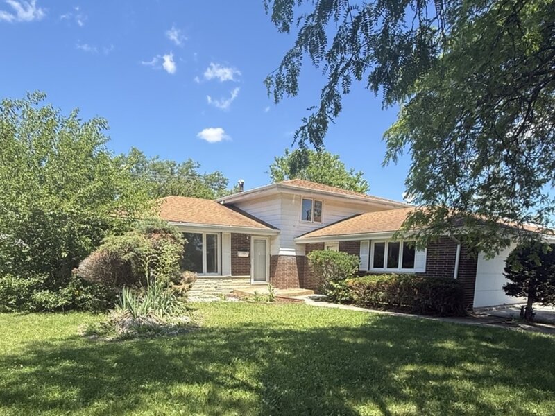 942 E 168th Street South Holland IL 60473