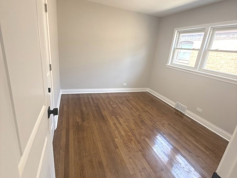 8926 S Paxton Avenue Chicago IL 60617