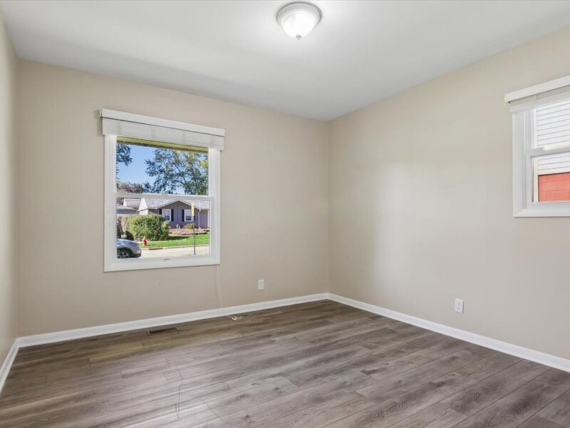 517 Sherwood Drive Streamwood IL 60107