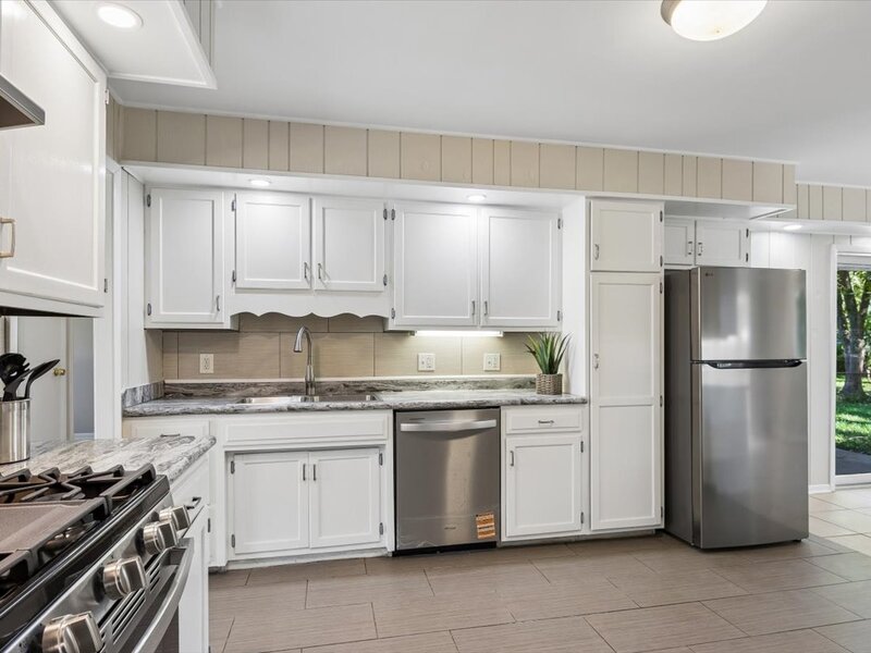 517 Sherwood Drive Streamwood IL 60107