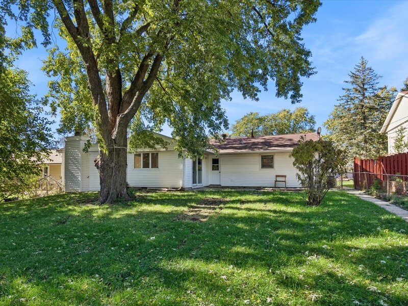 517 Sherwood Drive Streamwood IL 60107